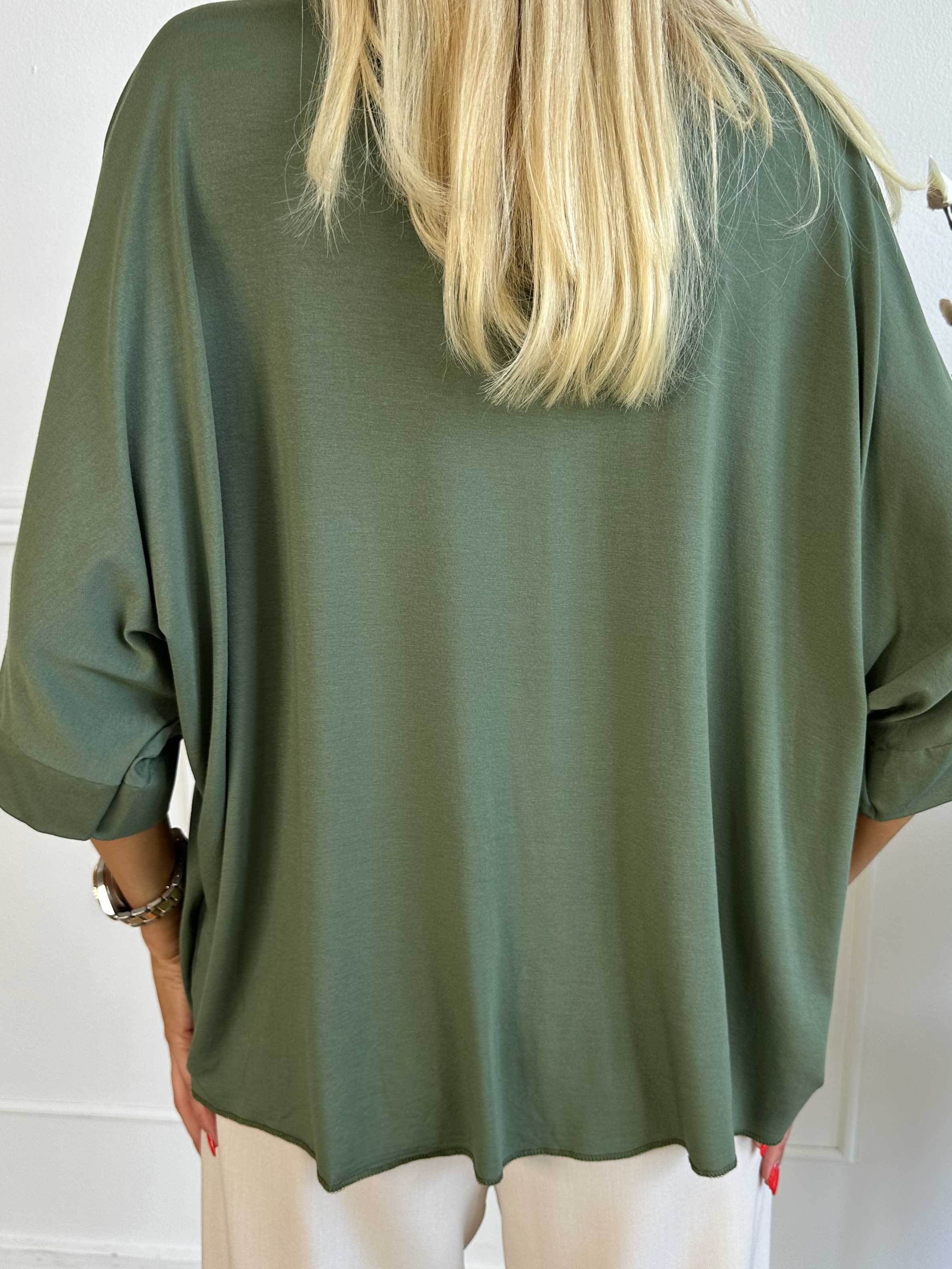 Mimi - Kort ensfarvet cardigan i viskose